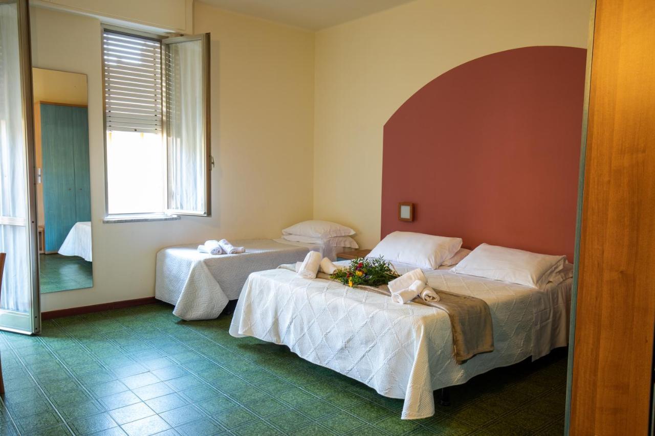 Xxv Aprile Casa Per Ferie Hotel Albenga Exterior photo